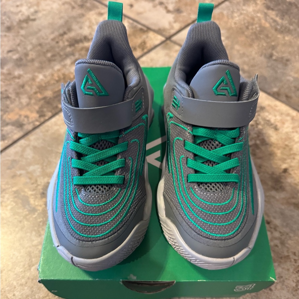 Nike Kids' Giannis Immortality 4 Basketball Shoes Size 11C Toddler
